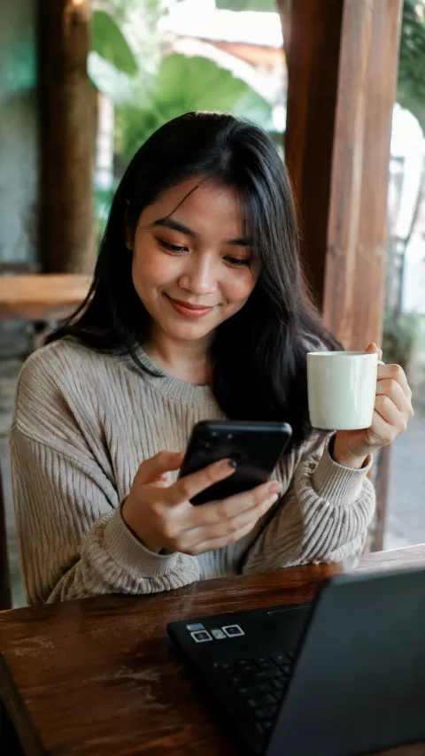 Cara Cerdas Menghemat Kuota Saat Unduh APK di Smartphone